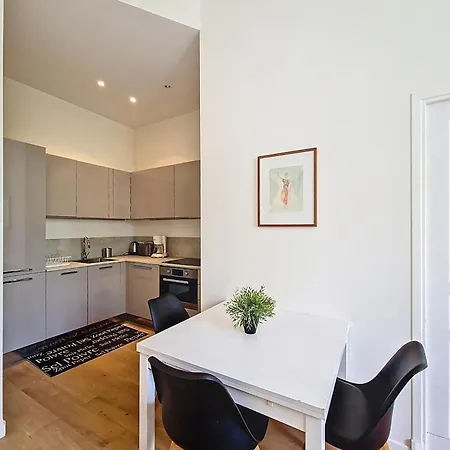 Nestor&jeeves - Jean Medecin - - Modern